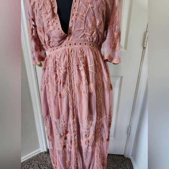 Wishlist Embriodered Mesh Lace V-Neck Mesh Dress in Blush Pink S - Picture 5 of 9